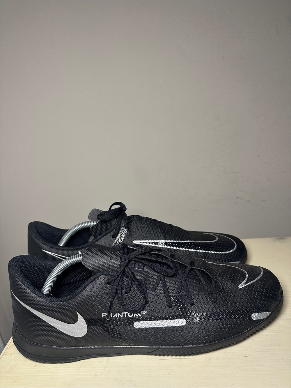 Nike Black metallic Silver Phantom GT2 Club IC Men's Soccer Shoes